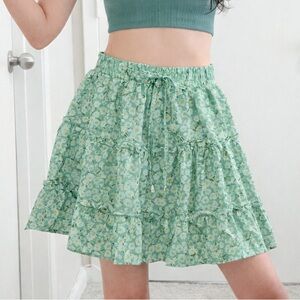 #013 | Floral Boho Tiered Mini Skirt | Green | S/M | Banded Waist